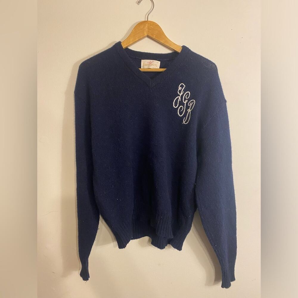 V intage Jantzen Embroidered Sweater - Size L